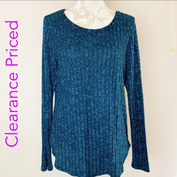 No Boundaries Sweaters - Gorgeous light weight sweater